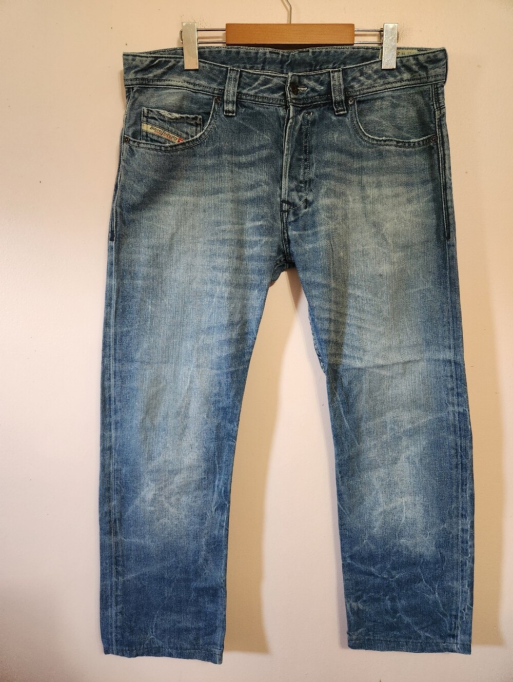 DIESEL Safado 008CY Regular Slim Straight Button Fly Distressed Wash Jeans W34